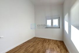 Apartman 44 m2, prodaja, 20 metara od mora - Turanj, Sveti Filip I Jakov, Kвартира