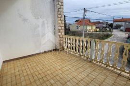 SMILJEVAC, ZADAR - SNIŽENO! Prostrana kuća za investiciju ili vaš novi dom, Zadar, Kuća