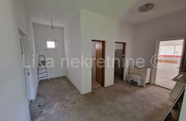 GOSPIĆ - centar , stambeno-poslovni objekat, Gospić - Okolica, Commercial property