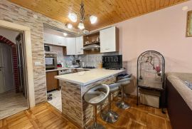 HITNO!! TROSOBAN STAN U ROVINJU S LIJEPIM POGLEDOM, Rovinj, Apartamento