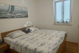 LIJEPI NAMJEŠTENI APARTMAN - MALINSKA, Malinska-Dubašnica, Appartement