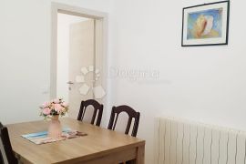 LIJEPI NAMJEŠTENI APARTMAN - MALINSKA, Malinska-Dubašnica, Kвартира