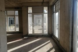 Krnjevo - odličan mali prostor u novijoj gradnji, Rijeka, Propiedad comercial