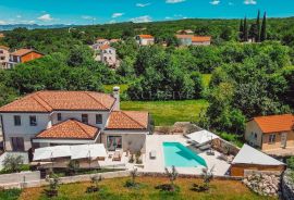 MALINSKA - EKSKLUZIVNA VILA S BAZENOM NA MIRNOJ LOKACIJI, Malinska-Dubašnica, House