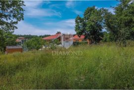 Istra,Motovun- okolica, zemljište s građevinskom dozvolom !, Motovun, Land