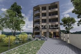 Osijek, Bosutsko naselje, dvosoban na prvom katu 86 m2 u blizini nove bolnice, Osijek, Kвартира