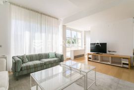 Pantovčak, Goljak prekrasan peterosoban penthouse NKP 297 m2 s 2 garaže i 2PM, Zagreb, Flat