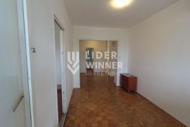 Hitna prodaja 2.0 Zemun, Karlovačka odmah useljiv, uknjižen ID#129164, Zemun, Apartamento