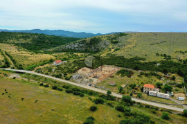 Građevinsko zemljište s dozvolom za kuću s bazenom u Danilu, Šibenik - Okolica, أرض