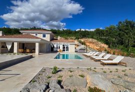 Jadranovo, atraktivna kamena kuća s bazenom i pogledom, Crikvenica, Famiglia