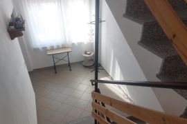 Apartmanska kuća na mirnoj lokaciji, Umag, Istra, Umag, House