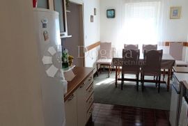 ZADAR - BILI BRIG - VELIKI STAN S TRI SPAVAĆE SOBE, Zadar, Apartamento