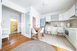 Sveta Nedelja, Hoto Vile, moderno uređen dvosobni stan 58 m2, Appartement