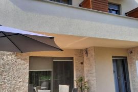 Dvojna kuća sa dva apartmana, Poreč, Istra, Poreč, Famiglia