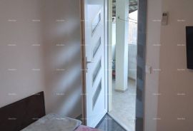 Stan Dva stana sa velikim dvorištem + studio apartman. . Blizina Škatara., Pula, Kвартира