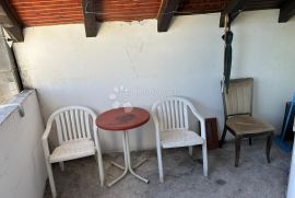 TRI STANA CENTAR GRADA DUGOROČNO IZNAJMLJIVANJE, Gospić, Appartement