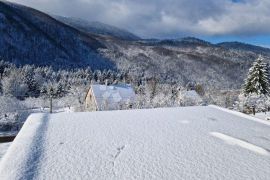 Predivna planinska vila sa grijanim bazenom, Delnice, بيت