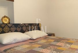 PREKRASNA KAMENA KUĆA U NIZU, P+1+KROVNA TERASA, 105 m2, Krk, House