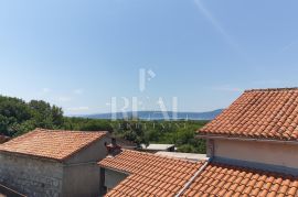 PREKRASNA KAMENA KUĆA U NIZU, P+1+KROVNA TERASA, 105 m2, Krk, Casa