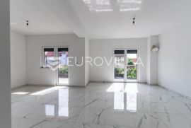 Požega, luksuzan četverosoban dvoetažni stan 104 m2, Požega, Appartement