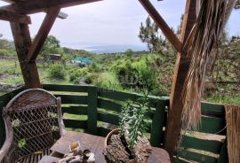 OTOK KRK, PUNAT - Poljoprivredno zemljište sa kućicom i panoramskim pogledom na more!, Punat, Tierra