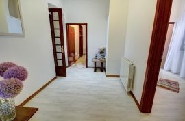 OBITELJSKI HOTEL U SRCU PULE NA PRODAJU!, Pula, Commercial property