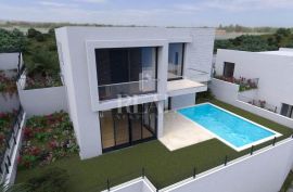 Vila sa Bazenom P+1 70m od mora, Rogoznica, House