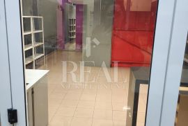 Zakup poslovnog prostora 33 m2, Rijeka, Propriété commerciale