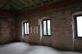 Banderovo, prostor od 90 m2 u roh bau fazi za stambenu ili poslovnu namjenu, Rijeka, Stan
