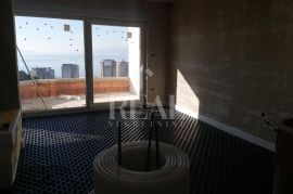 Banderovo novogradnja, prekrasan dvoetažni stan s pogledom na Kvarner, 3S+DB od 96 m2, Rijeka, شقة