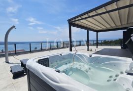 Dramalj penthouse sa garažom i zasebnim apartmanom, Crikvenica, Apartamento