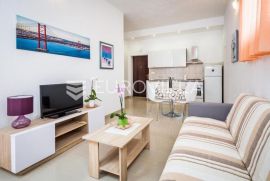 Podstrana, potpuno namješten jednosoban stan NKP 48, 93 m2, Podstrana, Appartment