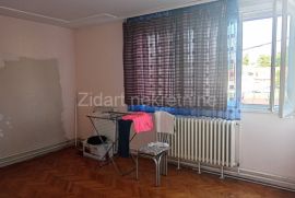 Zemun, Krajiška, porodični stan, Zemun, Wohnung