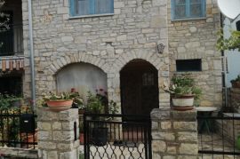 Kamena kuća u nizu u okolici Poreča,Istra, Poreč, بيت