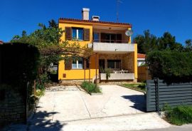 Kuća sa dva stana nedaleko mora, Premantura, Istra, Medulin, Famiglia