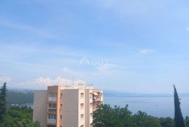 OPATIJA, CENTAR - komforan stan s balkonom i pogledom na more blizu centra Opatije, Opatija, Appartement