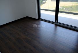 ZADAR, VRSI - Prostrani četverosobni penthouse blizu mora, S5, Vrsi, Appartamento