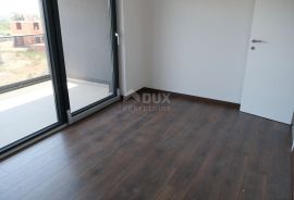 ZADAR, VRSI - Prostrani četverosobni penthouse blizu mora, S5, Vrsi, Kвартира