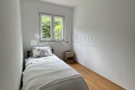 3S+DB sa dvorištem i 2 parkirna mjesta-novouređen!, Matulji, Appartment