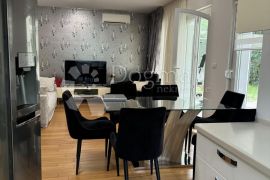 3S+DB sa dvorištem i 2 parkirna mjesta-novouređen!, Matulji, Appartment