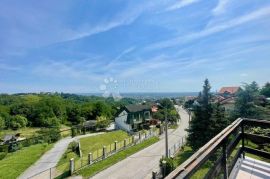 Troetažna kuća s predivnom okućnicom, Stenjevec, House