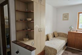 ZADAR, VIR - Jedinstvena prilika! Elegantna kuća s dva apartmana samo 70 metara od plaže!, Vir, Famiglia