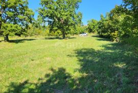 ISTRA, BUZET - Građevinsko zemljište u blizini centra, Buzet, Land