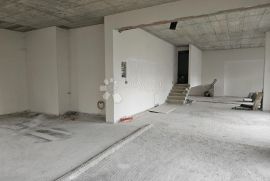 Poslovni prostor  u prizemlju!, Viškovo, Commercial property