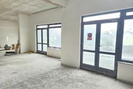 Poslovni prostor  u prizemlju!, Viškovo, Commercial property