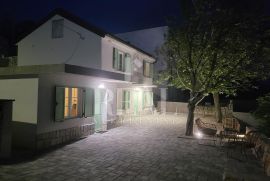 ŠMRIKA-prekrasno obnovljena stara kuća P+1, 130 m2, Kraljevica, بيت