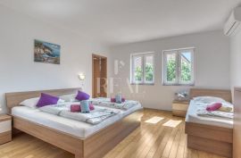 Istra,Jadreški kuća za odmor sa tri odvojena stana,bazen,5 km od mora!, Ližnjan, Maison