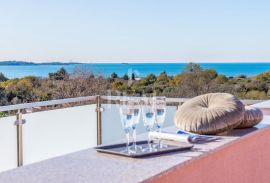Fažana - Peroj moderna villa, krovna terasa, pogled na more,500m plaža, Vodnjan, Casa