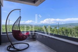 Eksluzivna moderna villa ,panoramski pogled ,krovna terasa sa jacuzzijem, Marčana, Maison