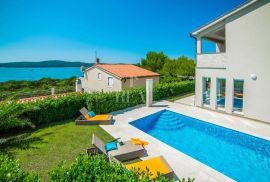 Istra-Pomer Villa 70m od mora sa pogledom, Medulin, Famiglia